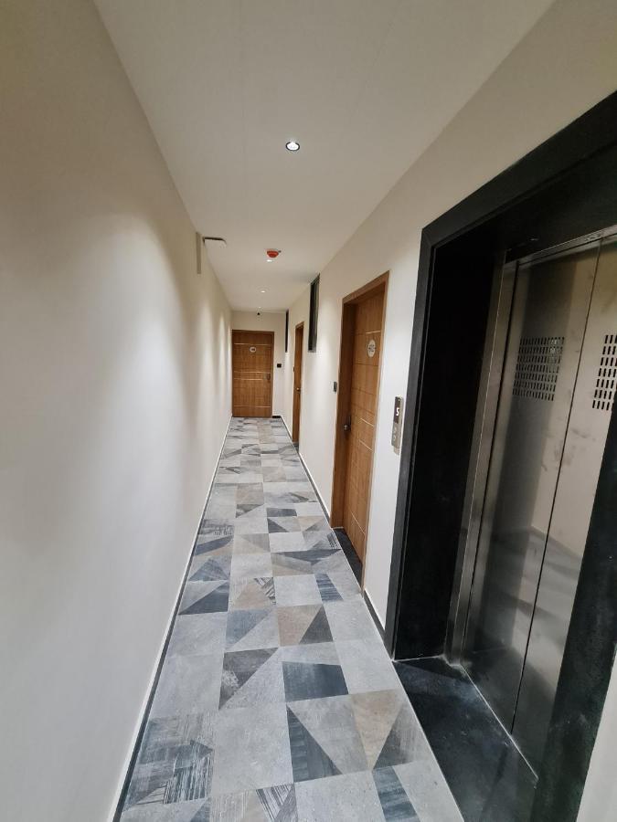 Hotel Nova Palm Rajkot Exterior photo