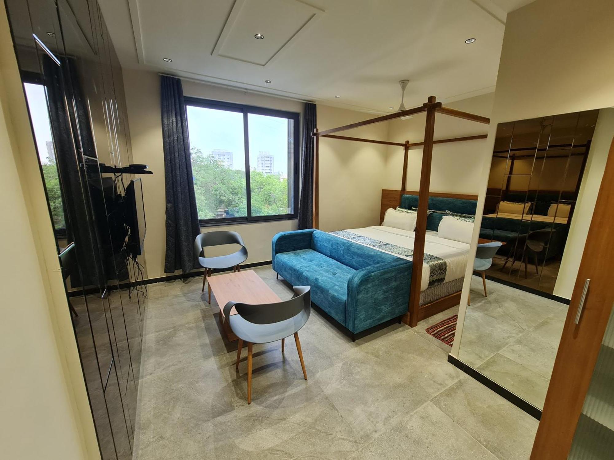 Hotel Nova Palm Rajkot Exterior photo