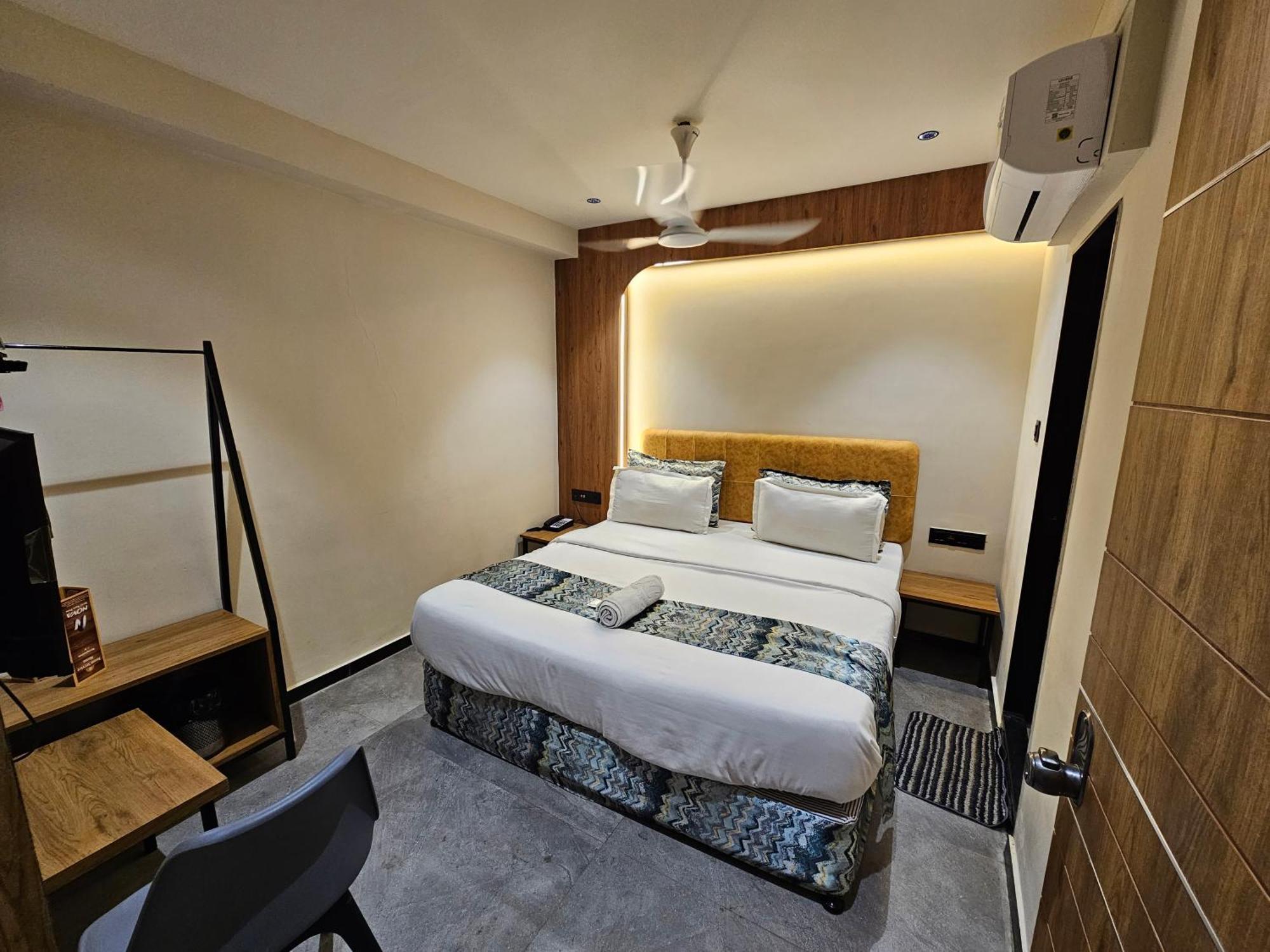 Hotel Nova Palm Rajkot Exterior photo