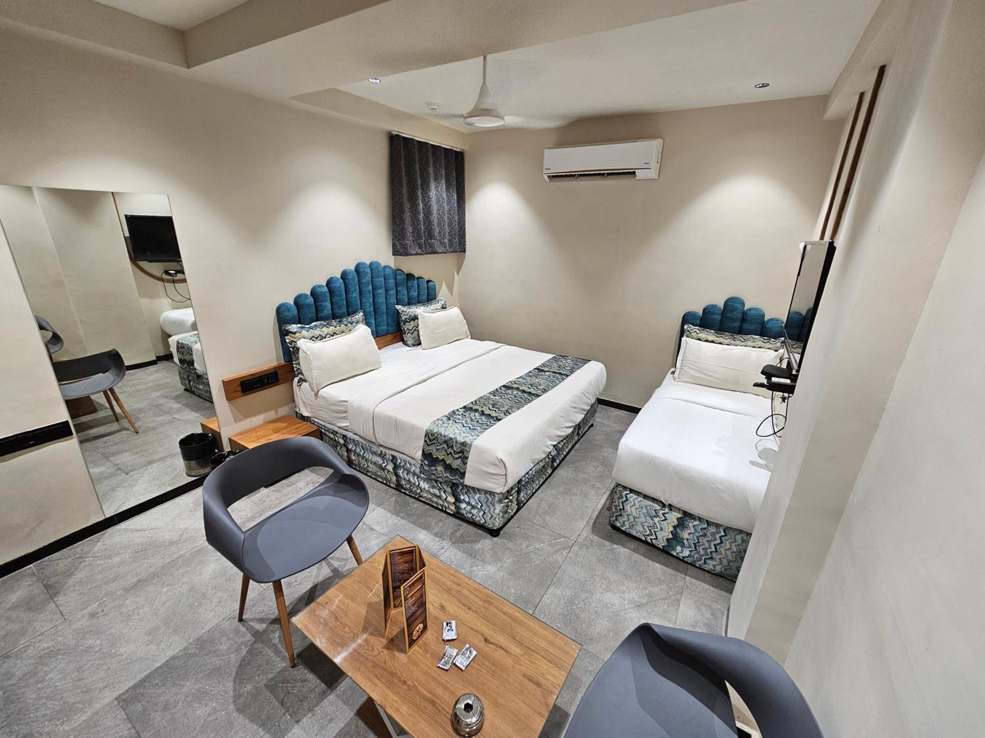 Hotel Nova Palm Rajkot Exterior photo